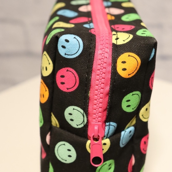 Smiley Face Makeup Cosmetic Bag - Picture 2 of 4